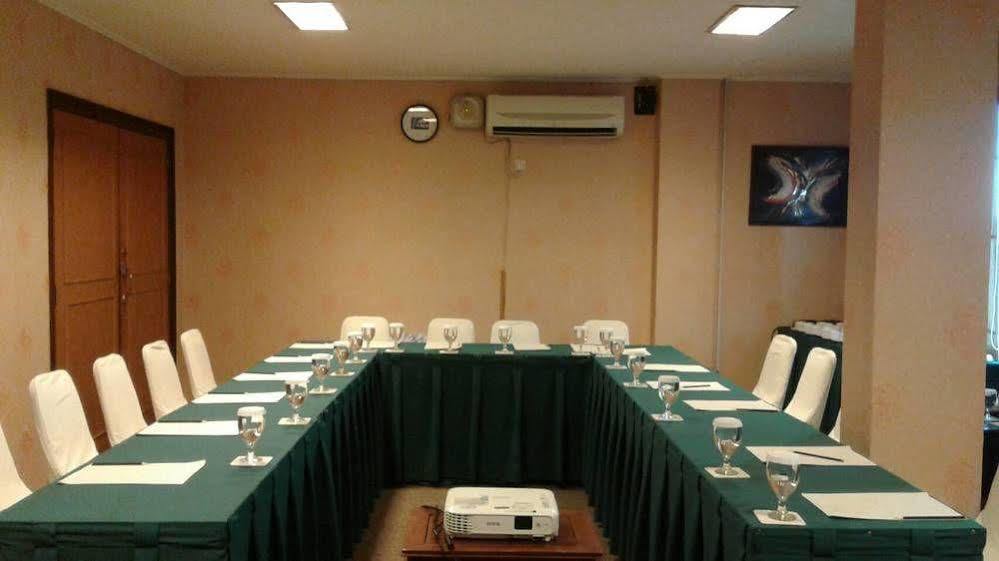 호텔 아누게라 팔렘방 외부 사진